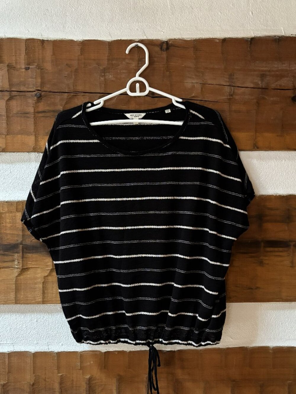 Max Studio Black and White Top